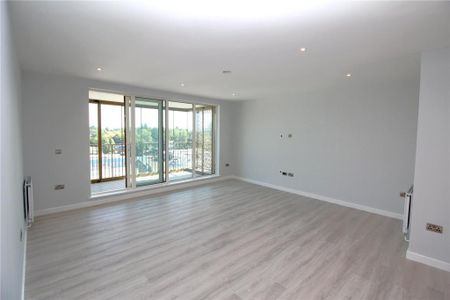 3 bedroom apartment to rent - Photo 2