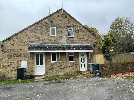 Blakes Avenue, Witney, OX28 - Photo 2