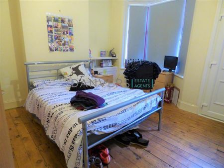 3 bedroom terraced house to rent - Photo 3