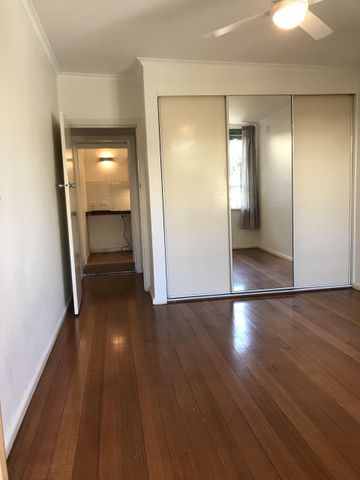 2/4 Highett Place, Fitzroy, VIC 3065 - Photo 3