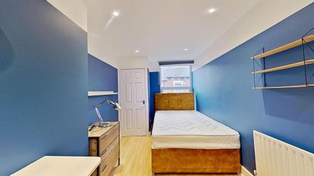 3 bedroom terraced house to rent - Photo 5