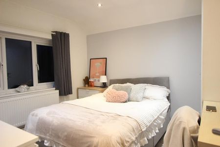 7 bedroom detached house to rent - Photo 4