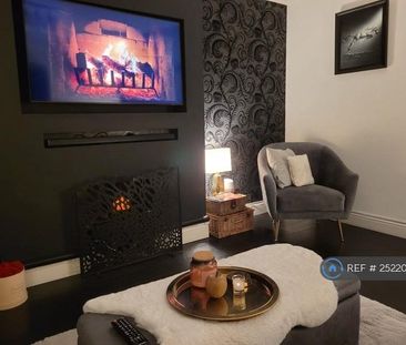 1 bedroom in a flat share to rent - Photo 3