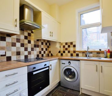 2 bedroom terraced house to rent - Photo 4