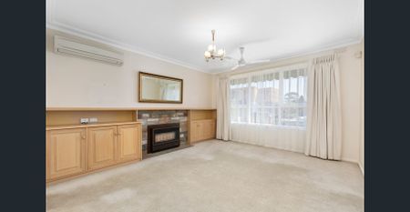 AMAZING FAMILY HOME! - Photo 3