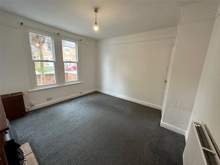 Lime Grove, Newark, Nottinghamshire, NG24 - Photo 3