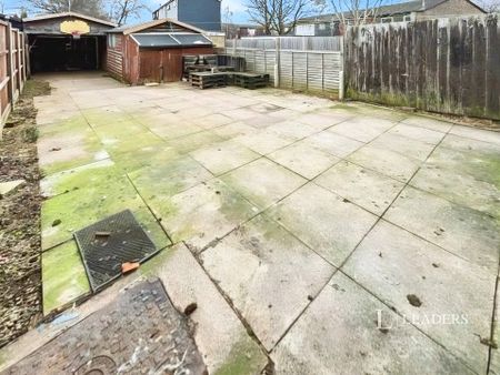 3 bedroom house to rent Kirkmeadow, Bretton, Peterborough, Cambridgeshire, PE3 - Photo 4