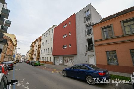 Pronájem bytu 1+kk 30 m² - Fotografie 4