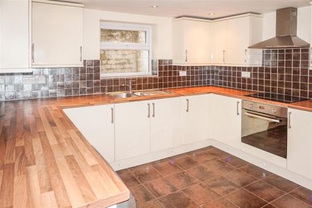 3 bedroom terraced house to rent - Photo 2