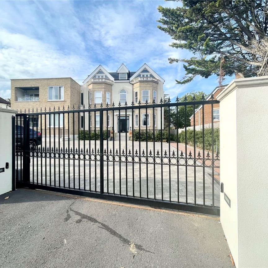 Bergamot House, 52 Rowantree Road - Photo 1