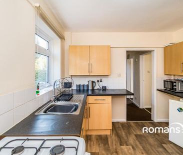 4 bedroom semi-detached house to rent - Photo 5