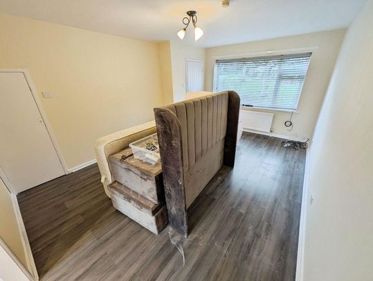 3 bedroom end of terrace house to rent - Photo 1