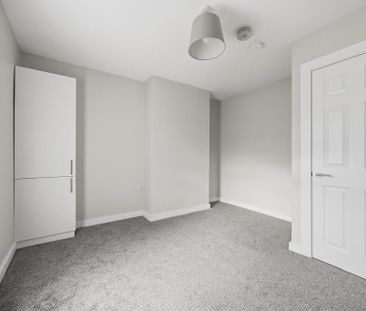 19 Parkgate Gardens, Belfast, BT4 1ES - Photo 2