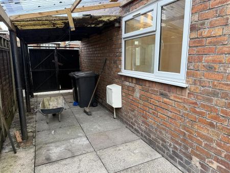 3 bedroom semi-detached house to rent - Photo 3