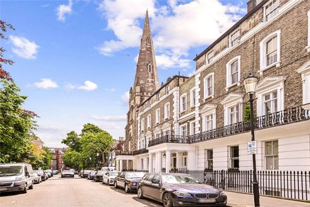 Savills are proud to launch this unique, newly created, spacious ultra-luxury apartment with dual aspect views over both gardens of Onslow Square and state of the art systems. - Photo 4