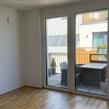 Helle 2-Zimmer-Wohnung mit Balkon und voll ausgestatteter Küche im 22. Bezirk - Photo 2