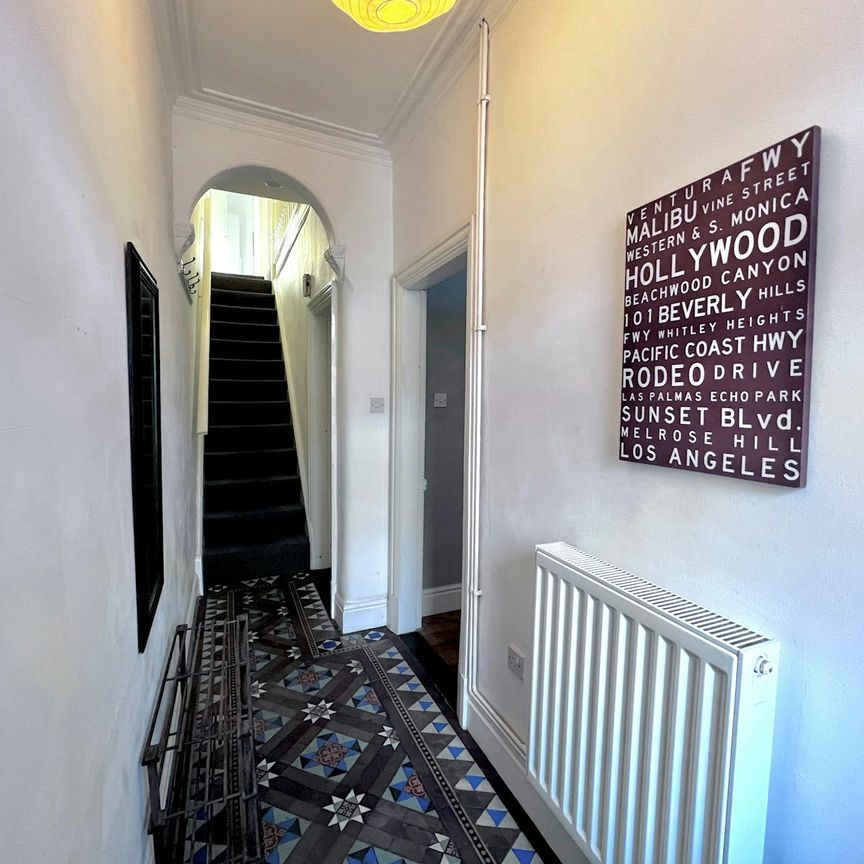 Town house to rent on - Photo 1