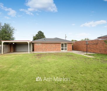 12 Glenbourne Road, Cranbourne, VIC 3977 - Photo 5