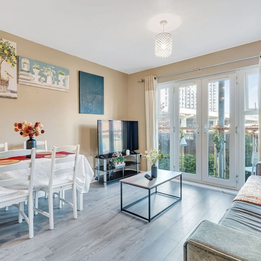 2 Bed Flat, Hever Hall, CV1 - Photo 1