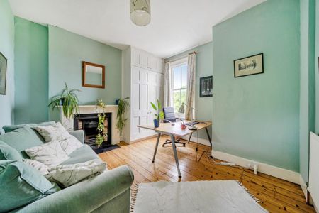 5 bedroom end of terrace house to rent - Photo 3