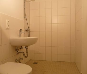 ***TOP modernisierte Wohnung mit Balkon und ebenerdiger Dusche*** - Photo 1