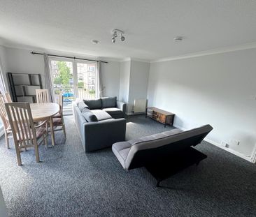 3 bedroom flat to rent - Photo 6