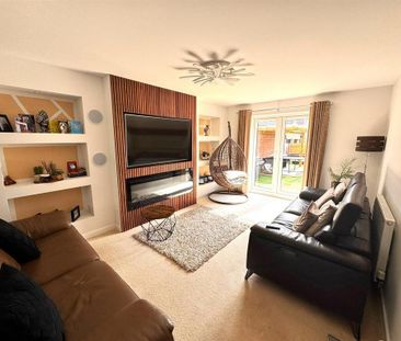4 bedroom detached house to rent - Photo 1
