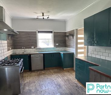 27 Denman Avenue, KOOTINGAL NSW 2352 - Photo 4