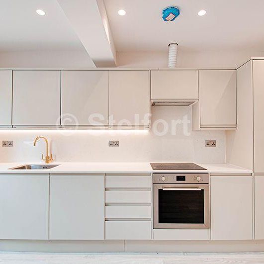 3 bedroom end of terrace house to rent - Photo 1