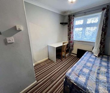 Hayman Crescent, Hayes, UB4 - Photo 5