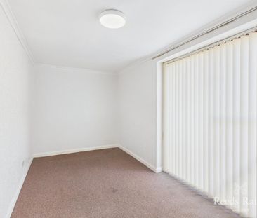 3 bedroom detached house to rent - Photo 4