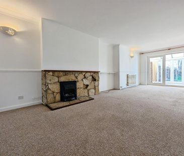 3 bedroom semi-detached bungalow to rent - Photo 1