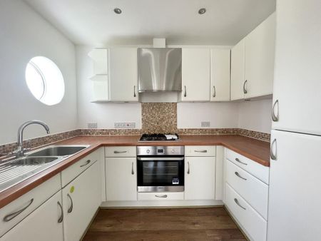2 bedroom flat to rent - Photo 3