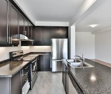 For Lease - 4 Blackpool Lane, East Gwillimbury, Ontario - Photo 1