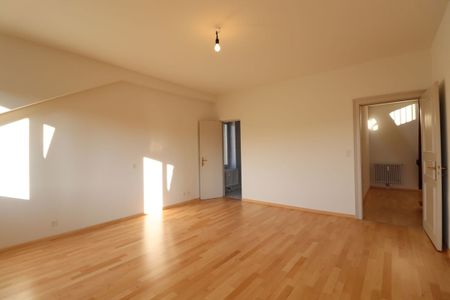 Nähe Steinengraben und Heuwaage - geräumige, helle 3.5-Zimmer-Maisonette-Dachwohnung - Photo 2