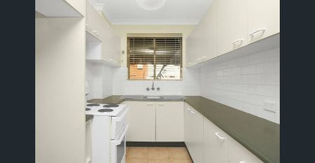 Bright & Spacious Apartment Moments from Top Ryde Shopping Centre - Photo 4