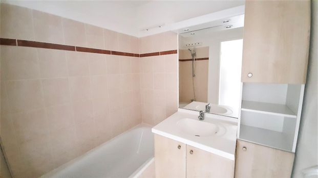 location Appartement T2 DE 41.65m² À POITIERS - Photo 1