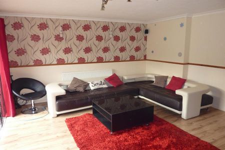 4 bedroom terraced house to rent - Photo 4