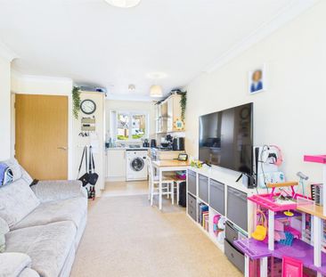 1 bedroom ground floor flat to rent - Photo 5