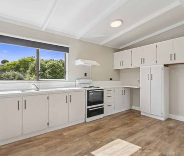 Cosy renovated 2 bedroom townhouse - Photo 1