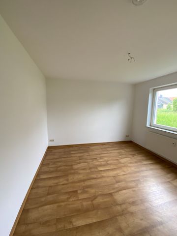 *Tolle und helle 2 Raumwohnung im Souterrain mit Terrasse* - Foto 4