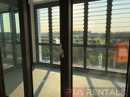 For Rent: Stunning 2-Bedroom + Study Apartment in Discovery Point - Photo 3