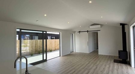 Modern, Light, Bright and Brand-New Rental Home - Photo 2