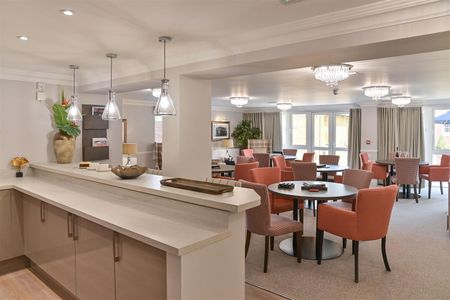 Hubert Lodge , Hythe, Southampton - Photo 3