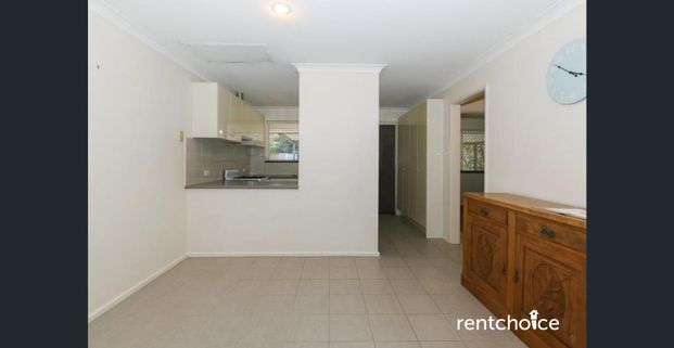 2 bedroom, 1 bathroom home - Photo 1