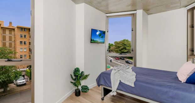 Ultra Studio Apartment-View - Photo 1