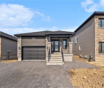 For Lease - 1214 MONTBLANC Crescent Unit# A, Russell, Ontario - Photo 4