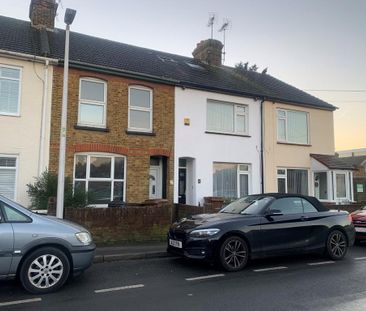 3 bedroom terraced house to rent - Photo 1