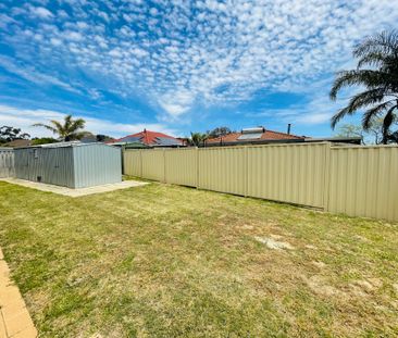 Spacious 4-Bedroom Home with Large Entertaining Area & Ducted Air! - Photo 4