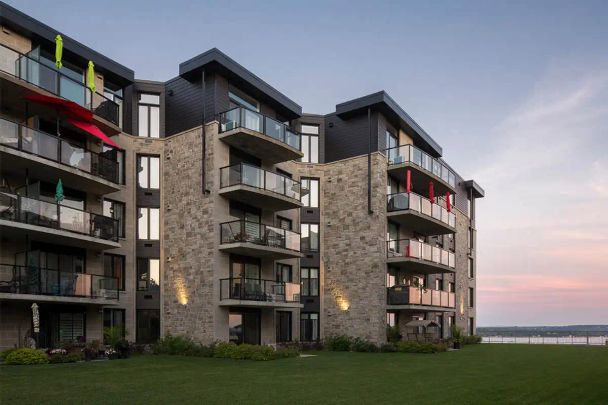 Les Belvédères sur le Fleuve Beauport Apartments — 1 Bedroom + Den - 1320, 1330 and 1340 boulevard des Chutes - Photo 1